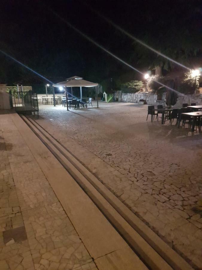 Отель La Tenuta Di Bacco Коллеферро Экстерьер фото